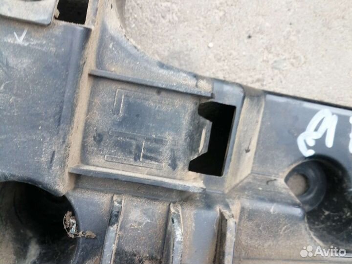 Крепление заднего бампера на BMW X5 E70