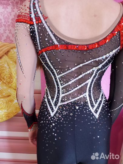 Комбинезон для выступления по фигурному катанию