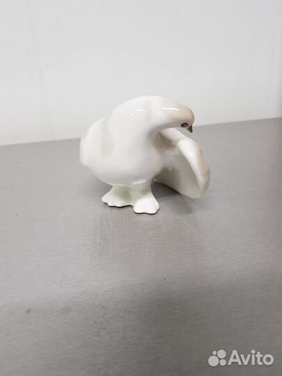 Фарфоровая статуэтка 
