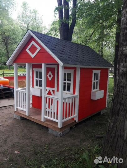 Детский домик из дерева