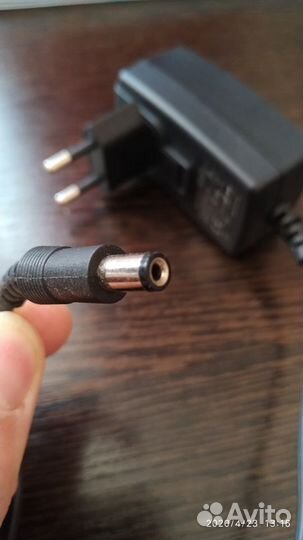 Адаптер V-infinity emsa050300, 5V, 3A