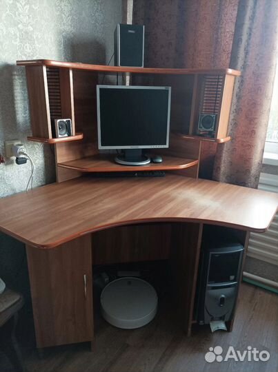Компьютерный стол