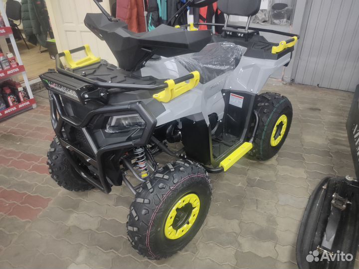 Детский квадроцикл Ray 8 Lux: компактный, мощный и удобный для поездок