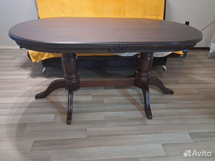 Кухонный стол