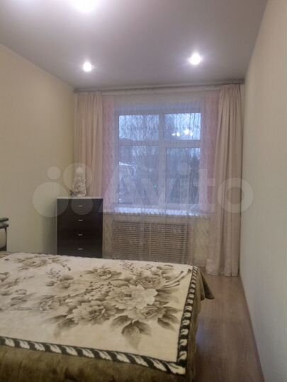 3-к. квартира, 106 м², 2/4 эт.