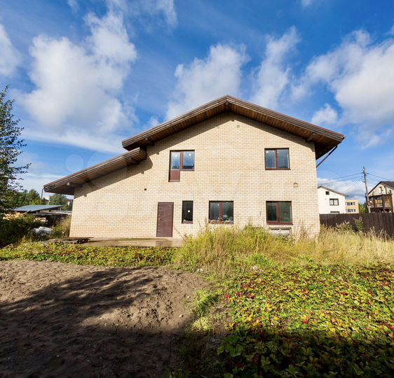 Коттедж 280 м² на участке 10,2 сот.