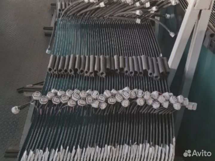 Стекло боковое заднее левое Caterpillar