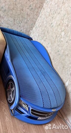 Детская кровать машинка