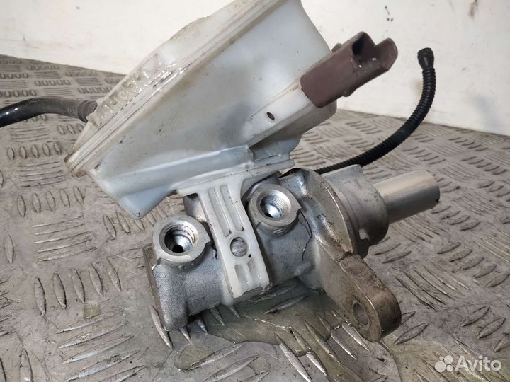 Главный тормозной цилиндр Citroen C4