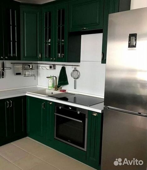 Угловая кухня в классике на заказ