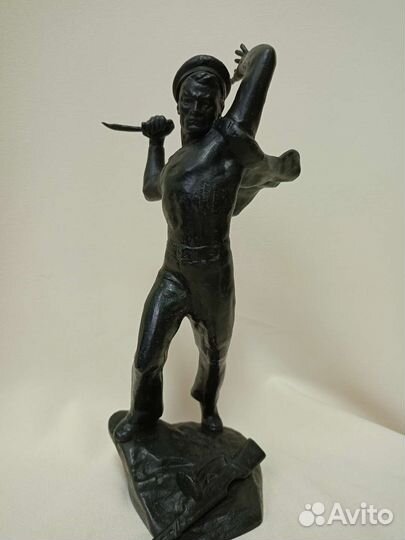 Каслинское литье Моряк