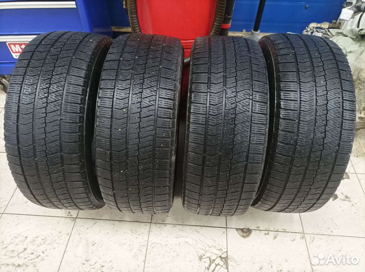 Bridgestone Blizzak Ice 215/55 R16 93S