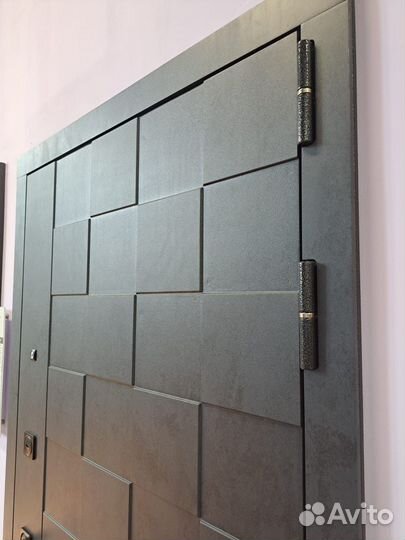 Входная дверь в квартиру Quadro