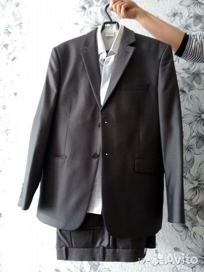 Продам костюм