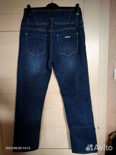 Джинсы женские