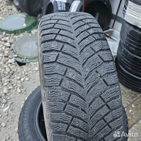 Michelin X-Ice North 4 215/60 R17