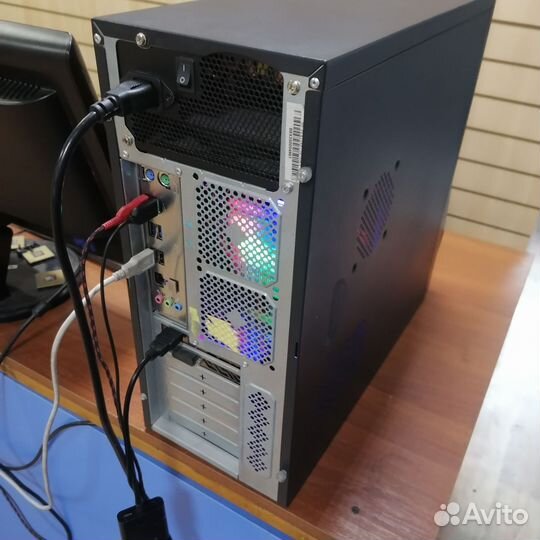 Xeon E5 2680v.4/DDR4 16GB/RX590 8GB/ssd 256gb