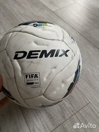 Футбольный мяч demix