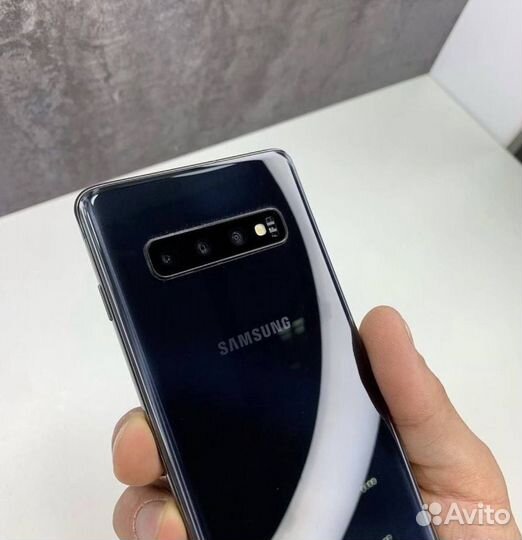 Samsung Galaxy S10+, 8/128 ГБ