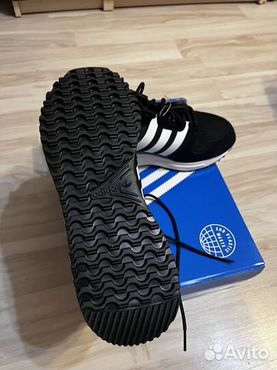 Кроссовки Adidas original zx700hd