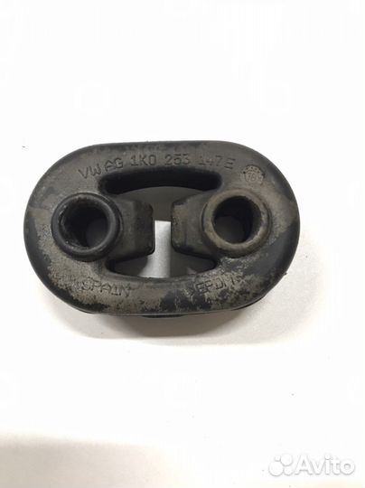 Резинка подвеса глушителя 1K0253147E Passat B8