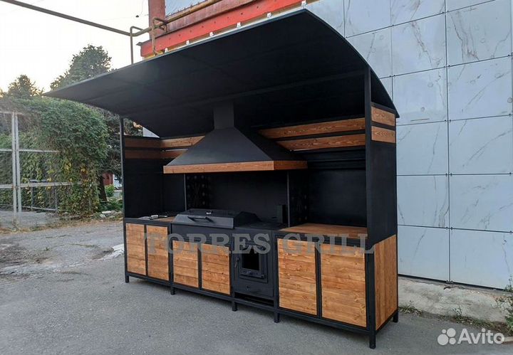 Мангал с крышей