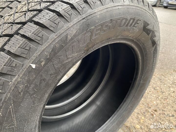 Bridgestone Blizzak DM-V2 275/50 R20 113R