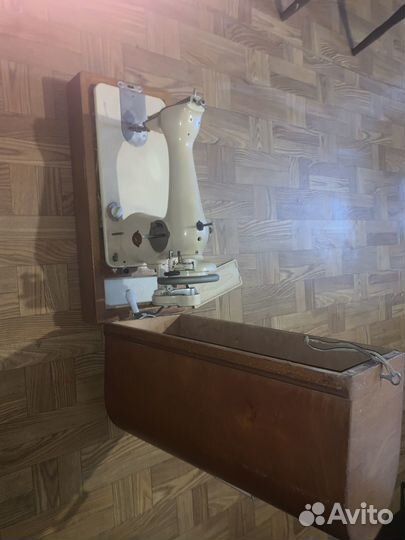 Швейная машинка Подольск 2М.ранний выпуск