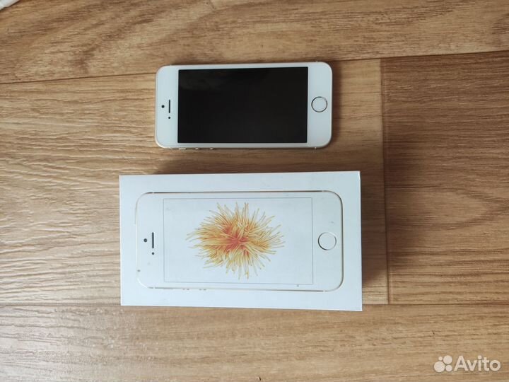 iPhone SE, 32 ГБ