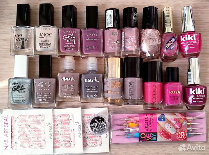 Лак для ногтей и аксессуары для дизайна пакетом