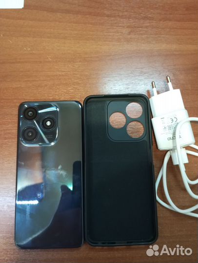 Смартфон Tecno spark 10C