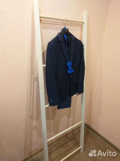 Лестница вешалка