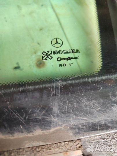 Стекло бронированное боковое переднее левое