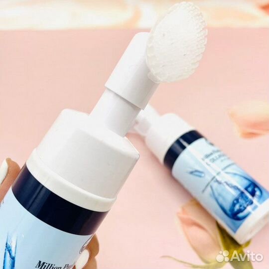 Пенка для умывания с массажной щеточкой, 150мл