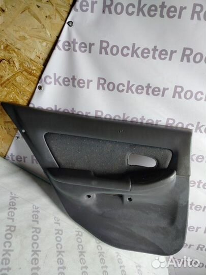 Обшивка двери задняя правая Hyundai Elantra XD