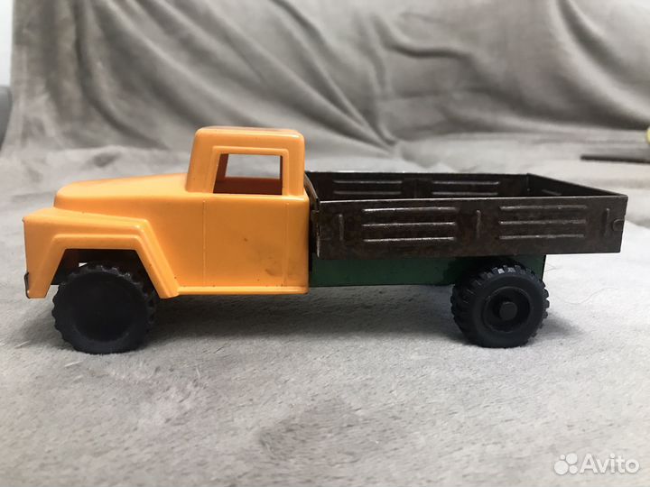 Игрушка грузовик газ 53. СССР