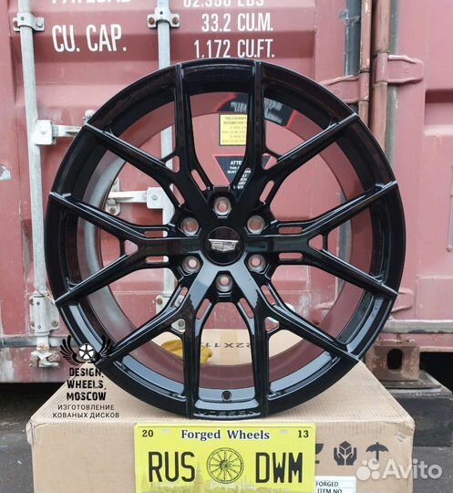 Кованые диски R22 на Cadillac Escalade