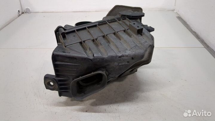 Корпус воздушного фильтра Audi A4 (B7), 2006