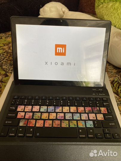 Планшет с клавиатурой и стилусом