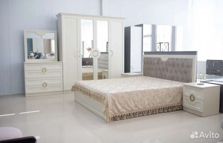 Спальный гарнитур, Мия