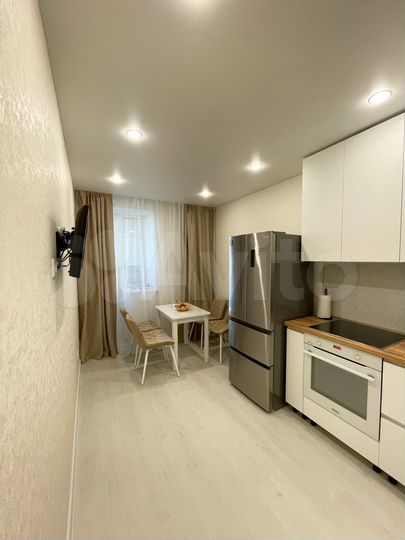 2-к. квартира, 64 м², 9/10 эт.