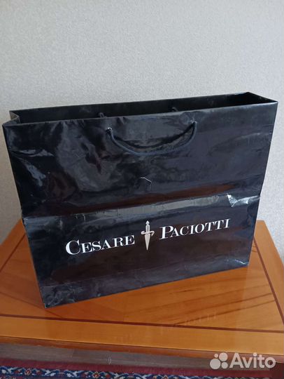 Картонный пакет Cesare Paciotti, Италия
