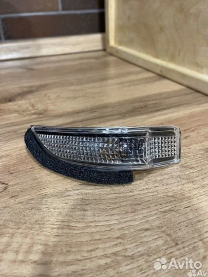 Поворотник на камри (правый)