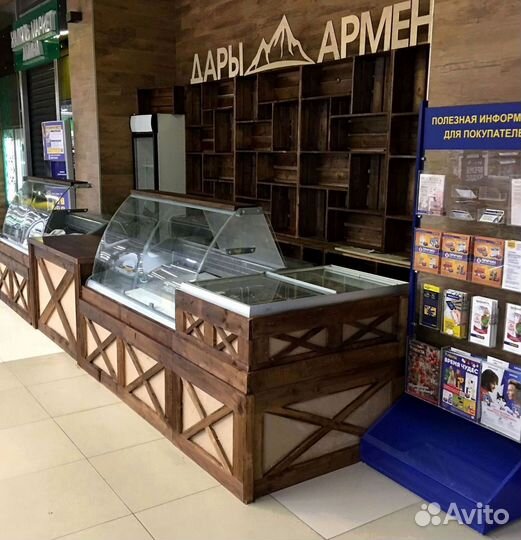 Витрина для торгового центра