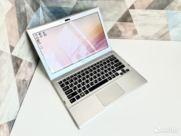 Нооутбук Sony Vaio/Core i3/8гб ram