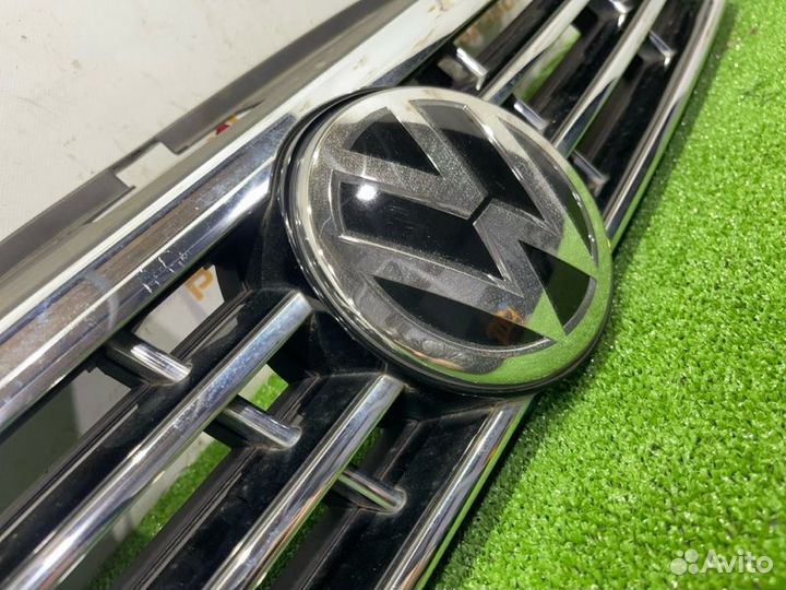 Решетка радиатора передняя Volkswagen R-Line