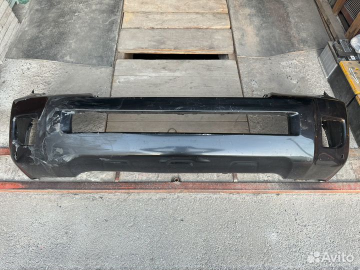 Передний бампер Toyota Land Cruiser 200 (оригинал)