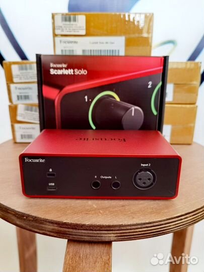 Звуковая карта Focusrite Scarlett Solo 4th Gen Нов