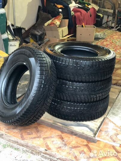 Hankook Winter I'Cept X RW10 235/75 R15
