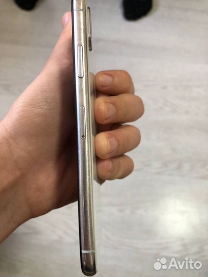 iPhone X, 64 ГБ